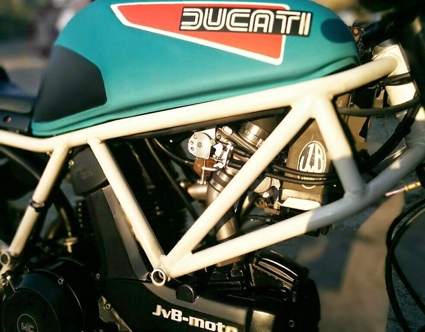 Il Ducatista - Desmo Magazine: JvB Moto Ducati 750 Sport