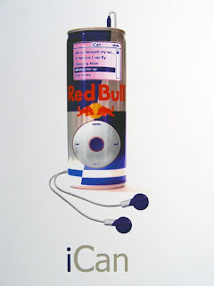 Escultura hecha con latas de red bull recicladas Escultura hecha con latas de red bull recicladas
