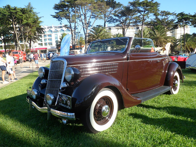 Automóveis antigos