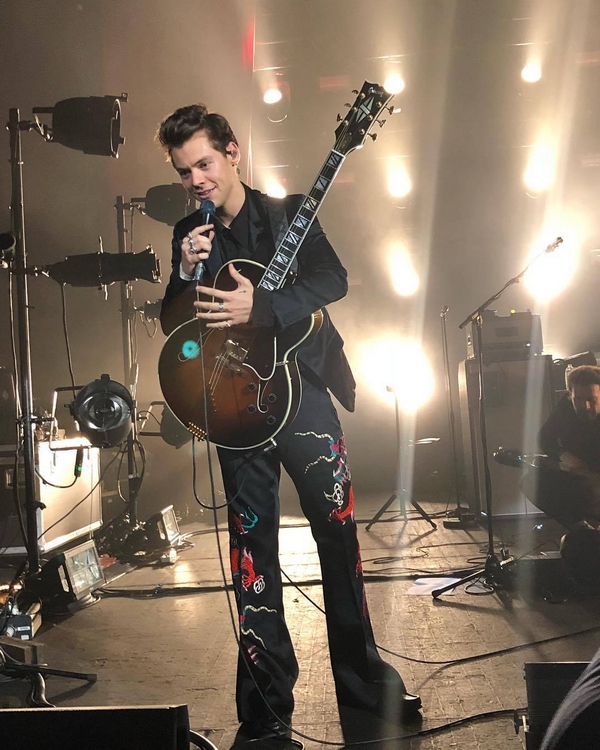 One Direction Suomi Harry Styles Live On Tour Philadelphia 5.10