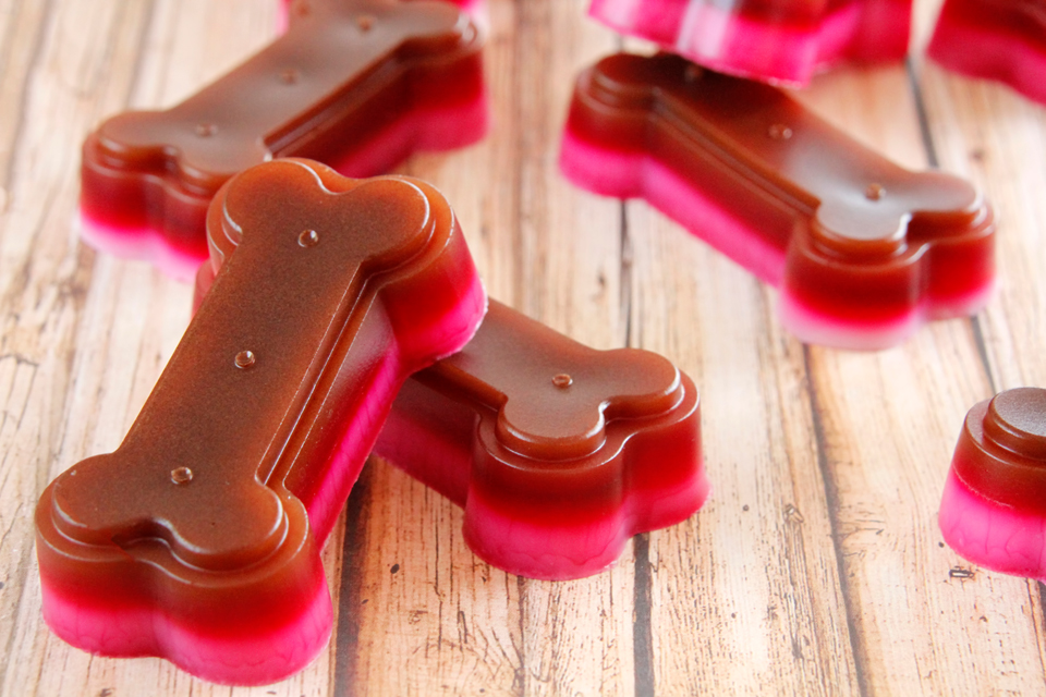 Dalmatian DIY {RECIPE} "Jelly Tip" Carob and Yogurt Gummy Dog Treats