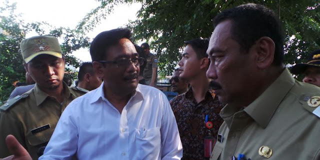 Djarot Tiba-tiba Turun dari Mobil, 