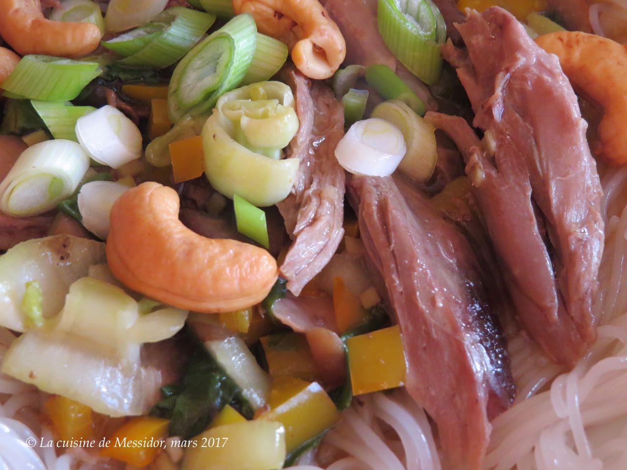 La cuisine de Messidor Canard en sauce asiatique sur vermicelles