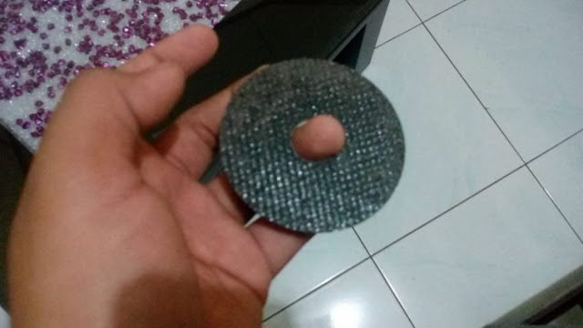 Tak Bisa Bedakan Mata Gerinda Dengan CD, Pria Ini Merasa Ditipu Temannya Tak Bisa Bedakan Mata Gerinda Dengan CD, Pria Ini Merasa Ditipu Temannya