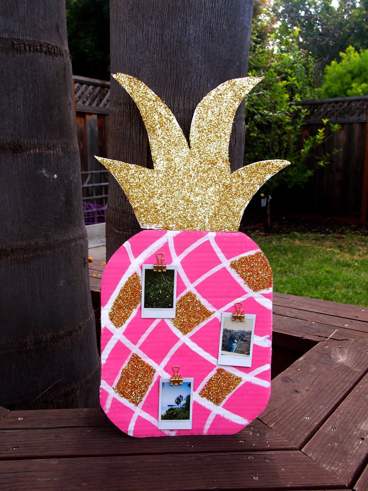 Pineapple Picture Frame • An easy way to add fun to any room!