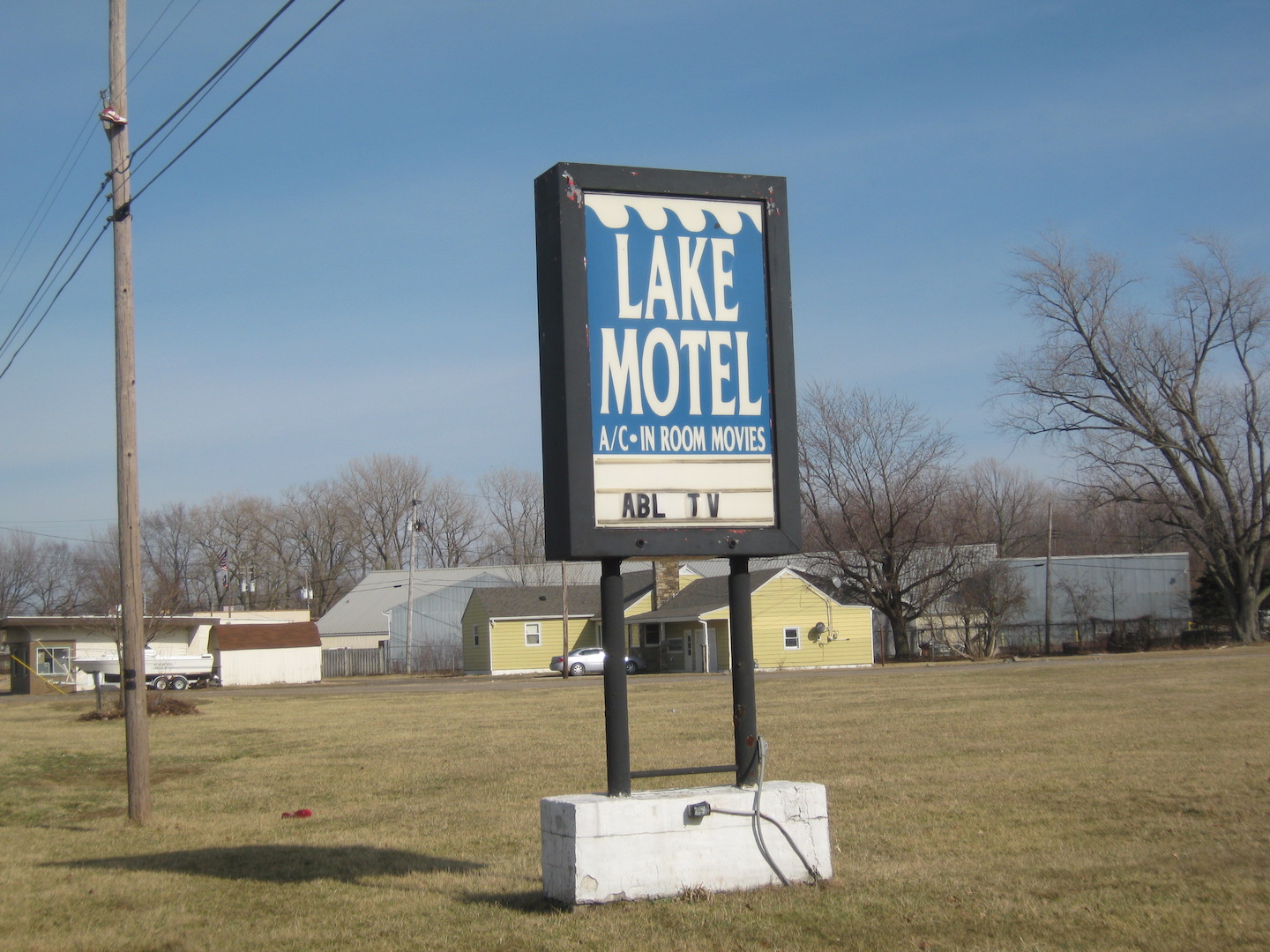 Brady's Bunch of Lorain County Nostalgia Lake Motel Checks Out for Good