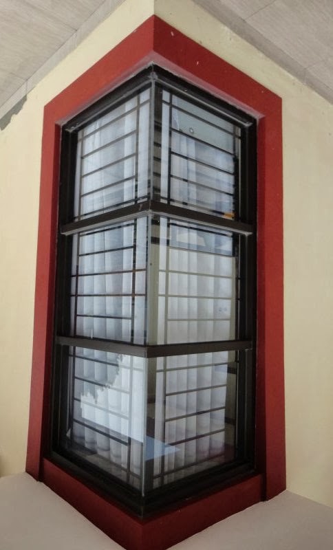 Rumah Roboh Karena Jendela Sudut