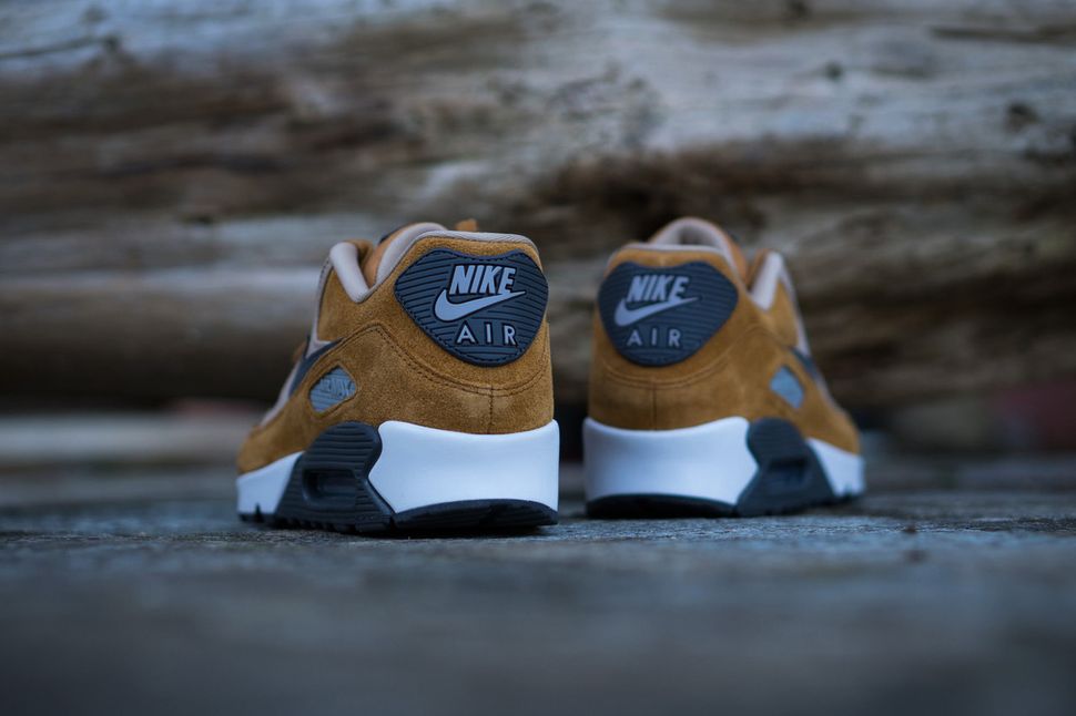 air max 90 desert ochre