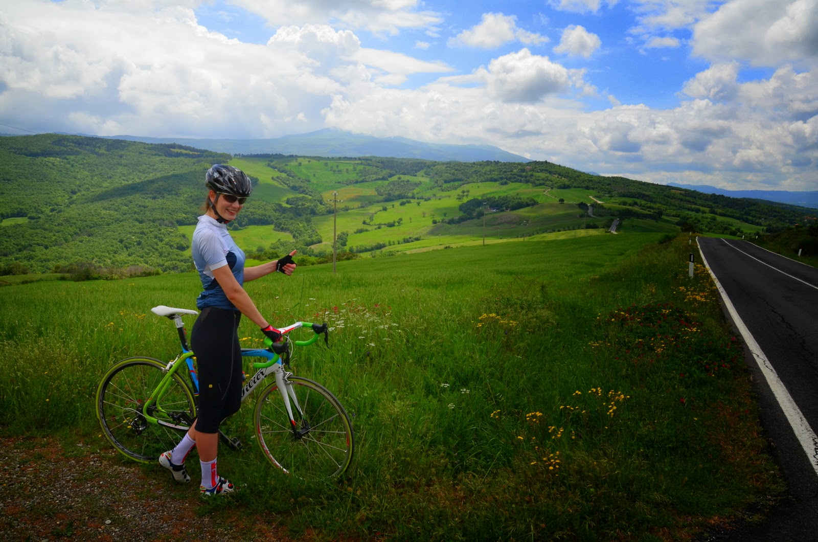 cycling tuscany bike rental montalcino montepulciano