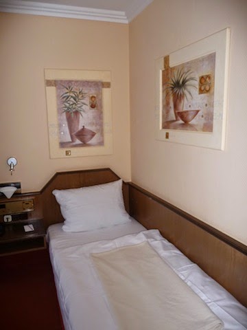 Buch Lady De Deutsche Nationalbibliothek Frankfurt Am Main