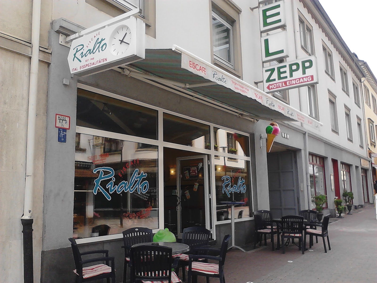 Around the Wherever Restaurant Review Eiscafé Rialto (ice cream shop