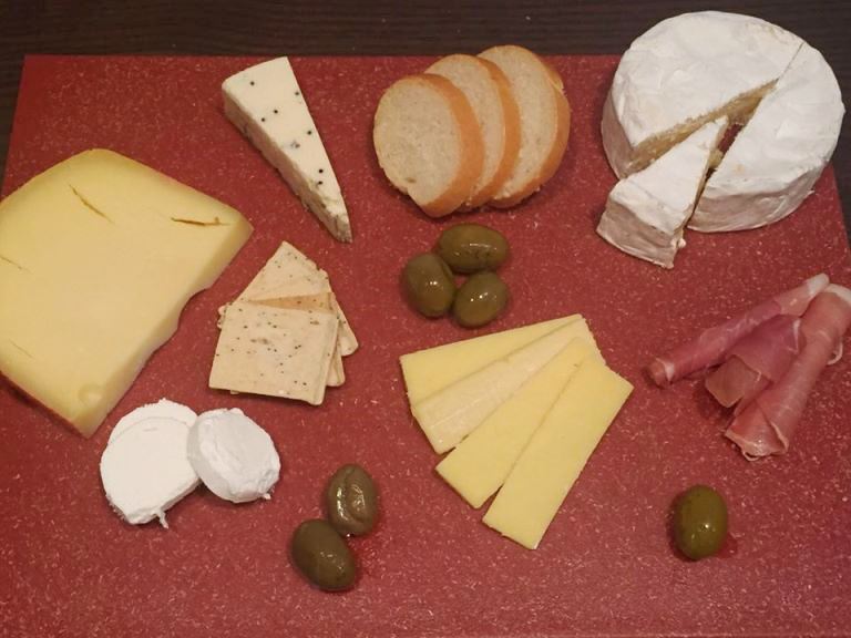 How to Create a Cheeseboard + 50 Acme Gift Card Giveaway Yummy Tummy
