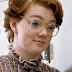 Interprete de Barb em "Stranger Things", sai do armário e revela ser bissexual