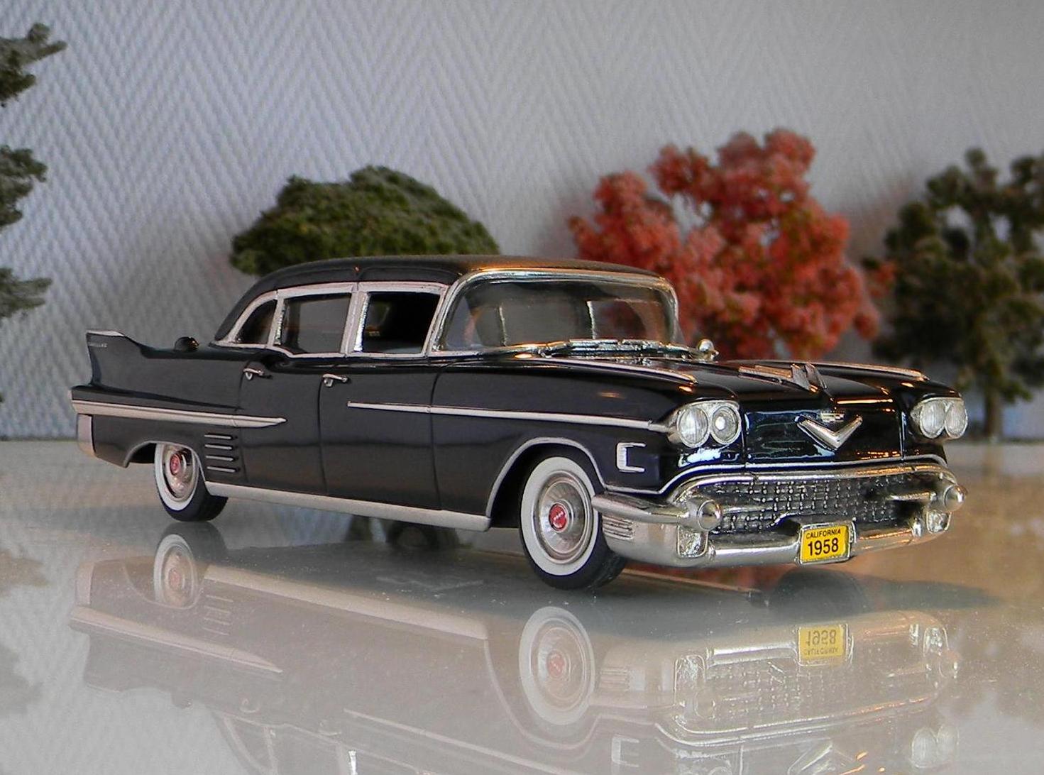 Voitures américaines 1/43 Motor City USA Sunset Coach Cadillac Séries