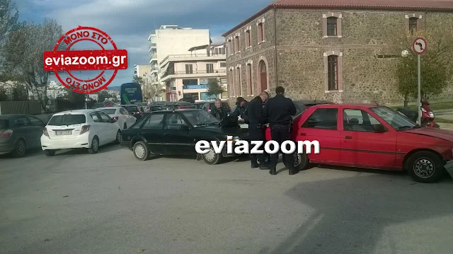 Χαλκίδα: Γερό «μπαμ» έξω από την Σχολή Πεζικού - Συγκρούστηκαν δύο αυτοκίνητα (ΦΩΤΟ & ΒΙΝΤΕΟ)