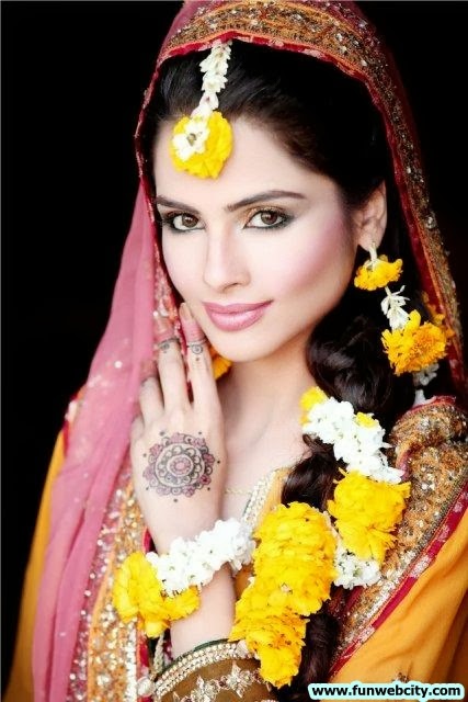 New Pakistani Indian Mehndi Dresses 2012 2013