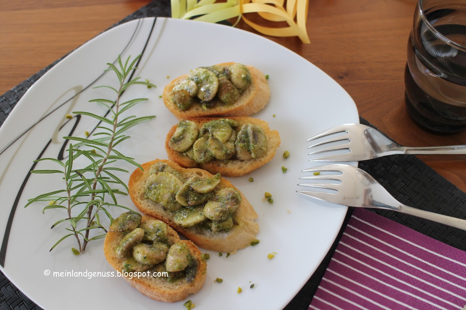 mein Land und Gartengenuss : Nuss-Champignon-Crostini