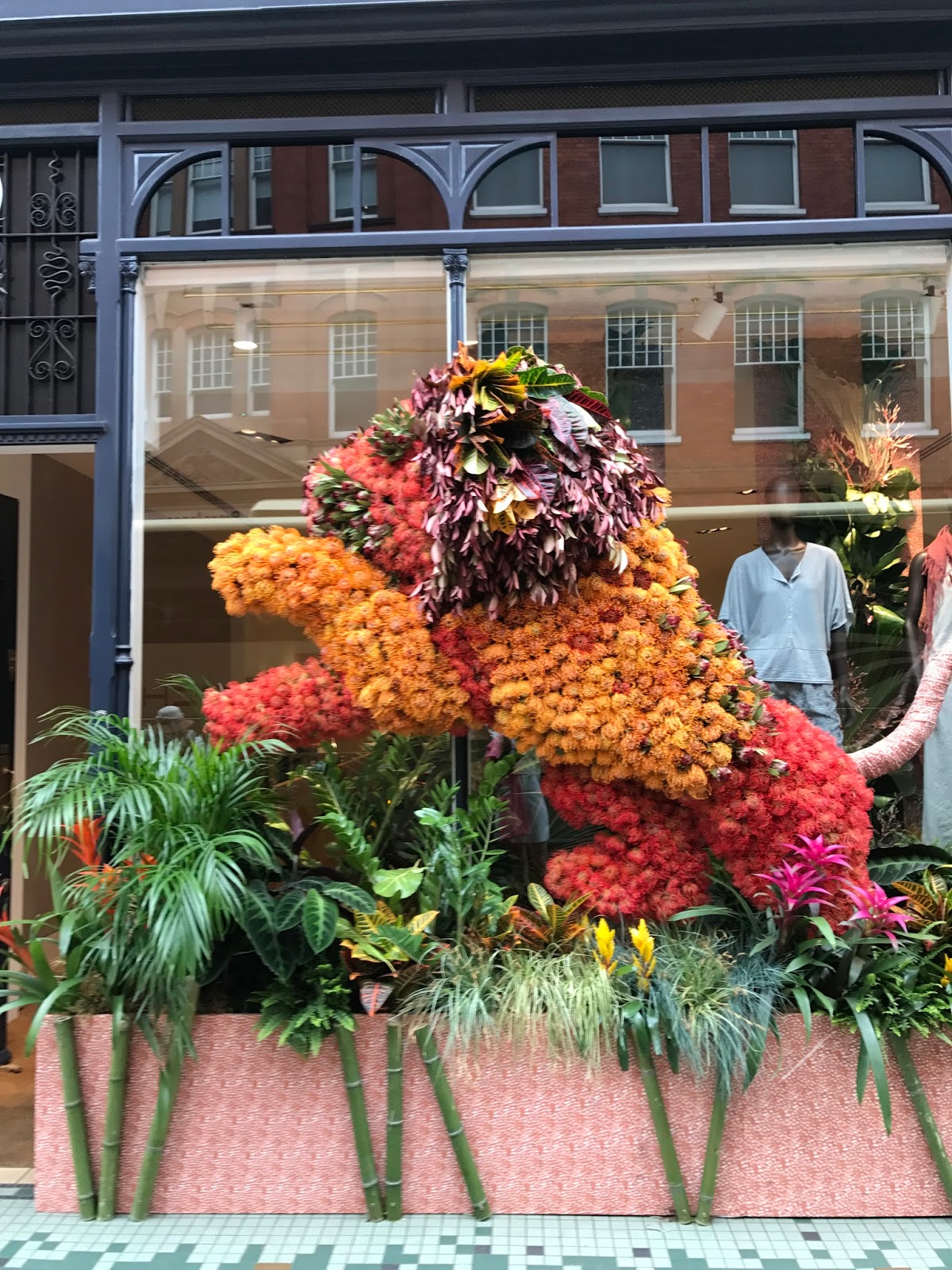 London The Chelsea Flower Show Roses and Rolltops