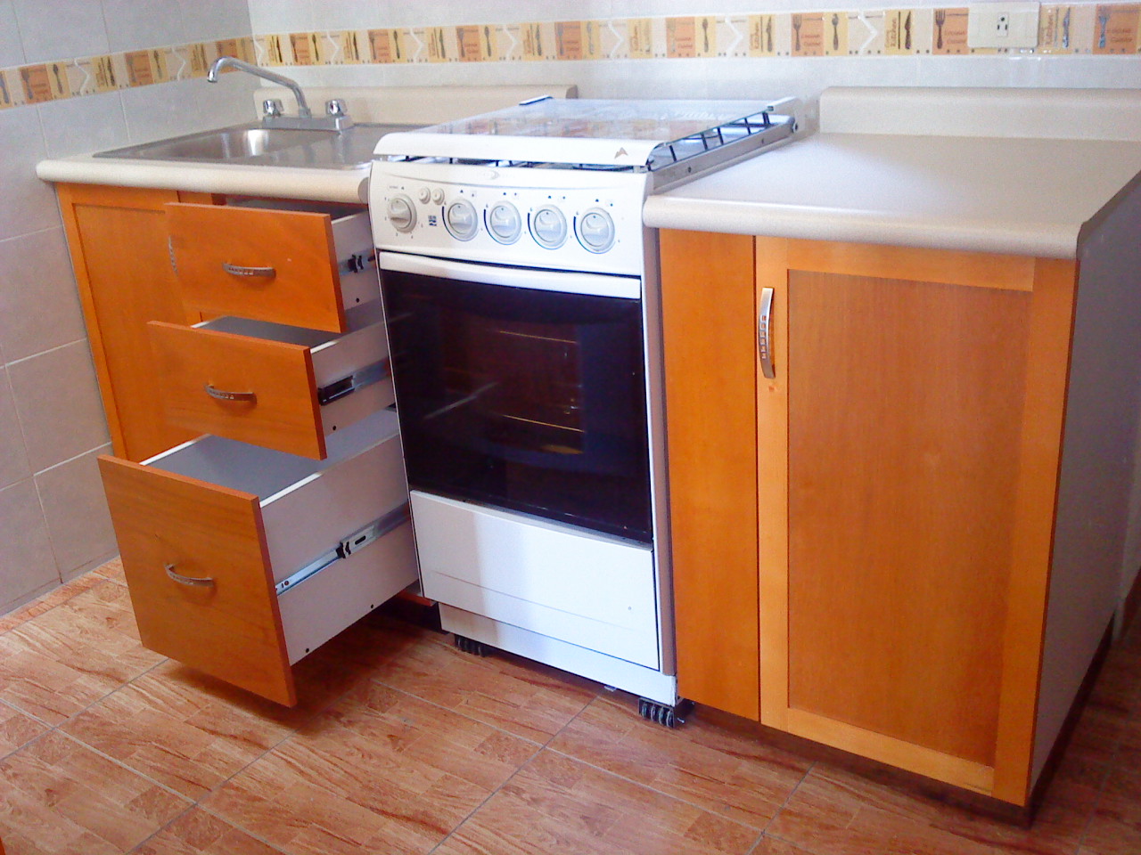 Cocinas integrales y closets.: Cocina integral.