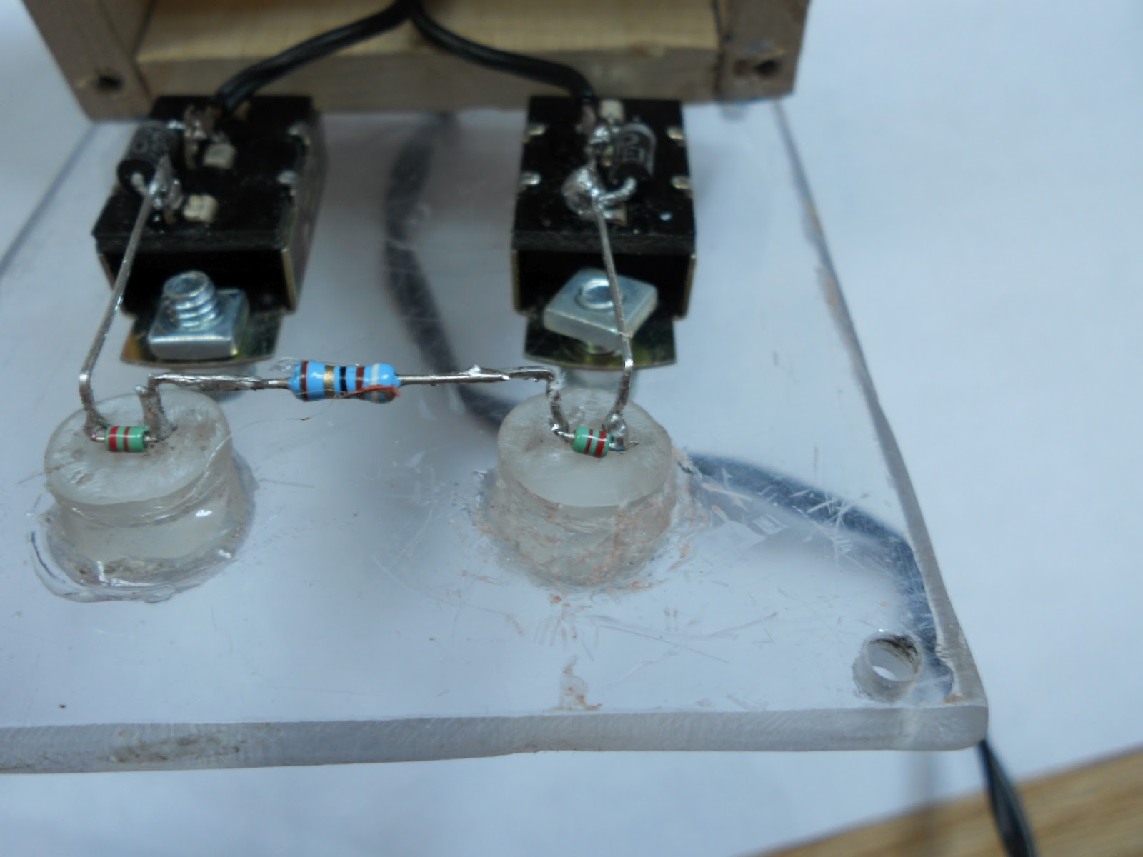 BuildIts: Impossible Circuit
