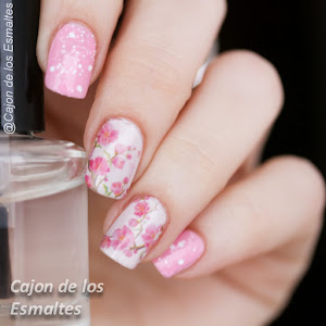 Uñas decoradas flores rosa