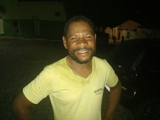Ibiquera-BA: Homem procura por familiares em Bonita de Mundo Novo
