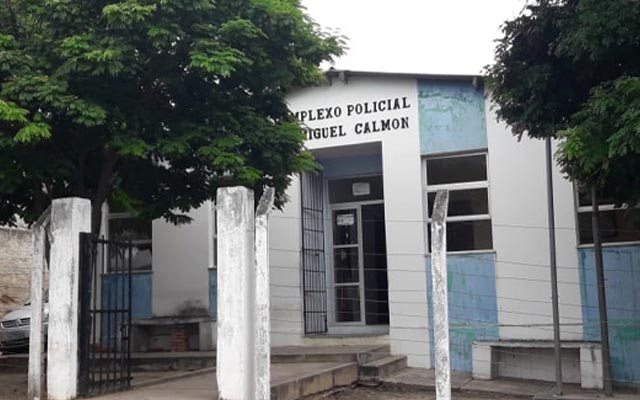 Quatro presos fogem da delegacia de Miguel Calmon