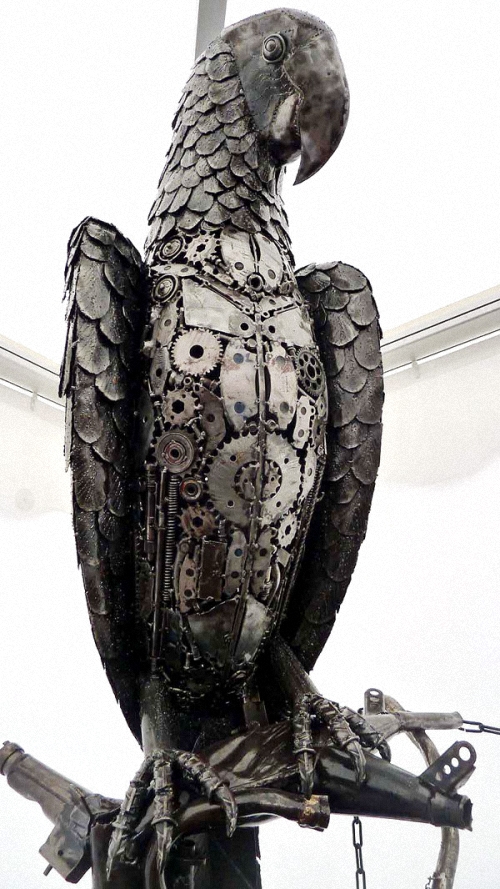 04-Small-Animal-Sculpture-Parrot-Giganten-Aus-Stahl