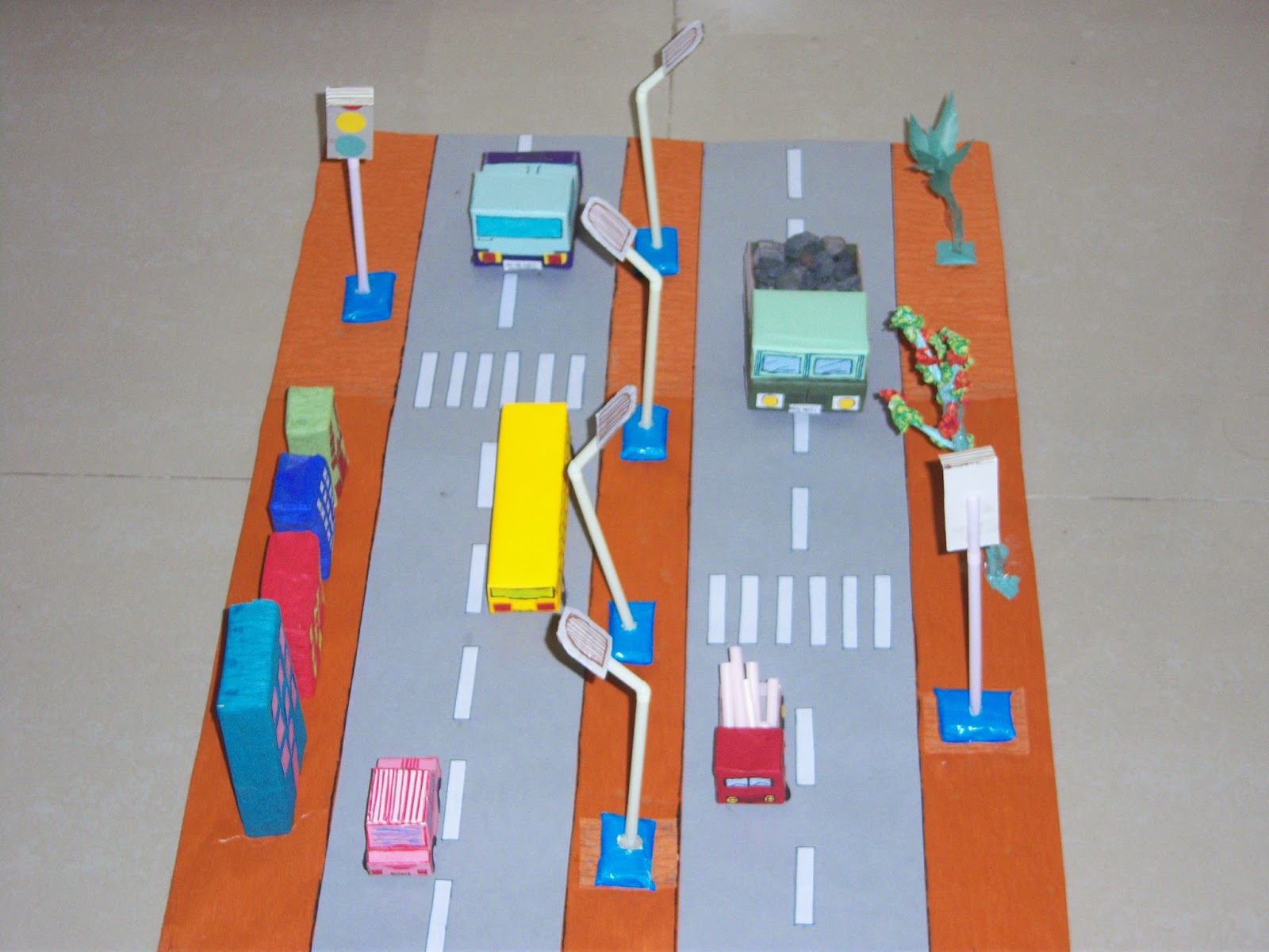 Ruchi's Crafeteria School Project Traffic Signal !! )