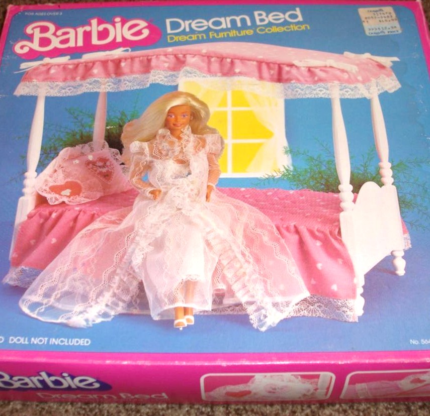 SPRINKLES AND PUFFBALLS: Barbie's Stuff