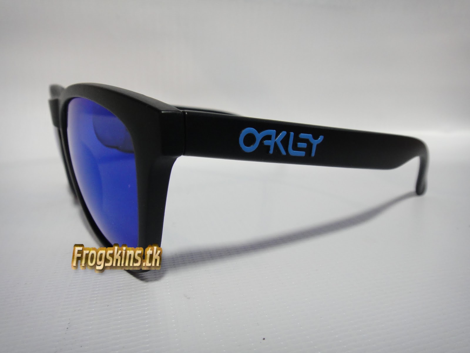 oakley frogskins revert 95