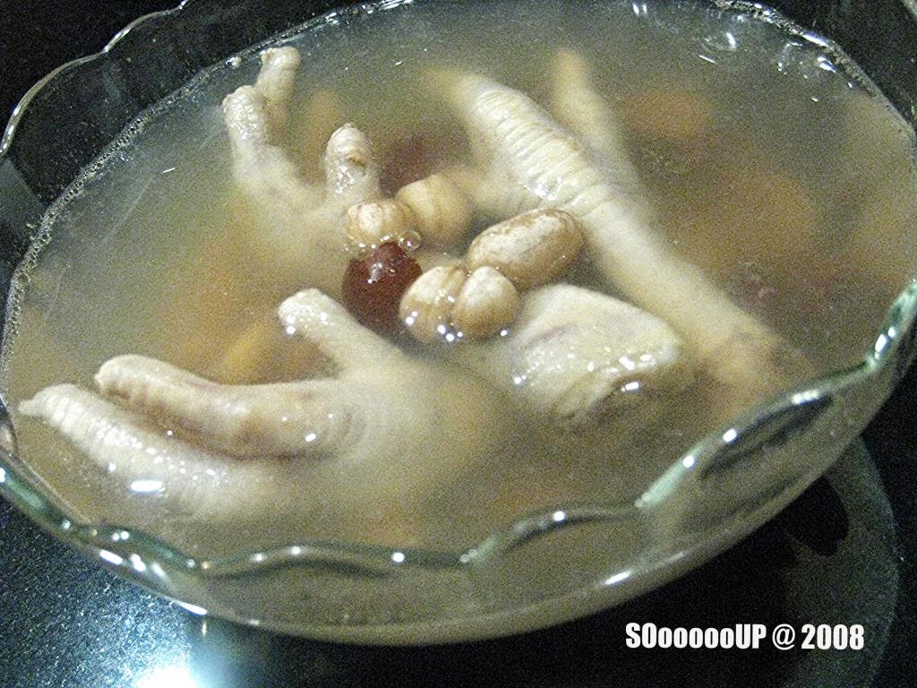 SOoooooUP CHICKEN FEET PEANUTS SOUP
