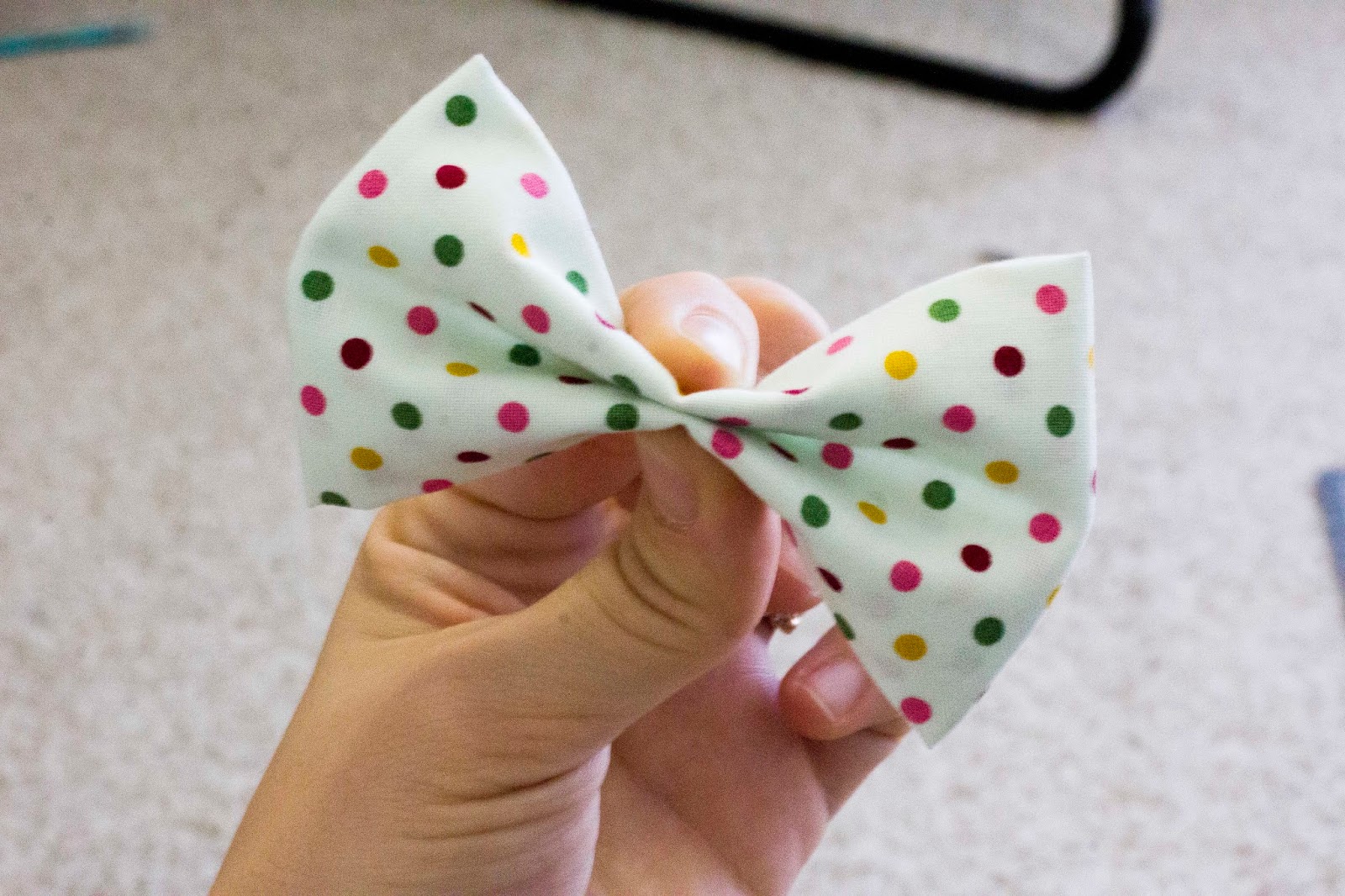 The Silly Babbitts DIY No Sew Bows!