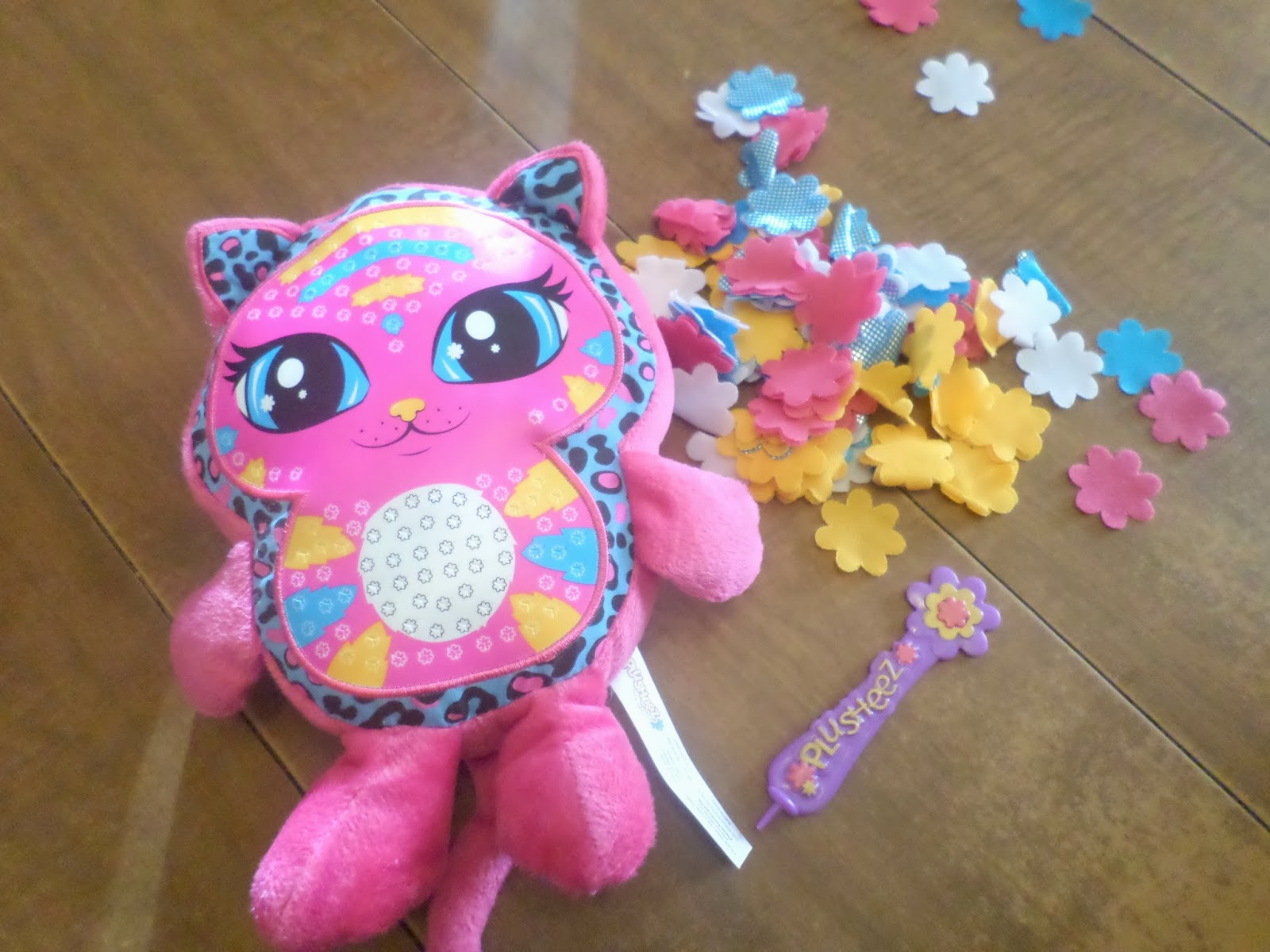 Tots and Me... Growing Up Together ARTSI Plusheez Craft Kit Review and Giveaway