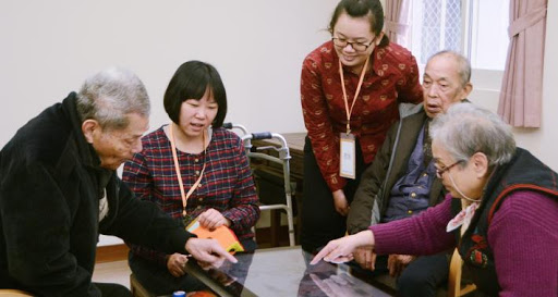 史丹佛銀髮設計首獎團隊：一個專業的服務，重要的是「先跨出自己的專業」