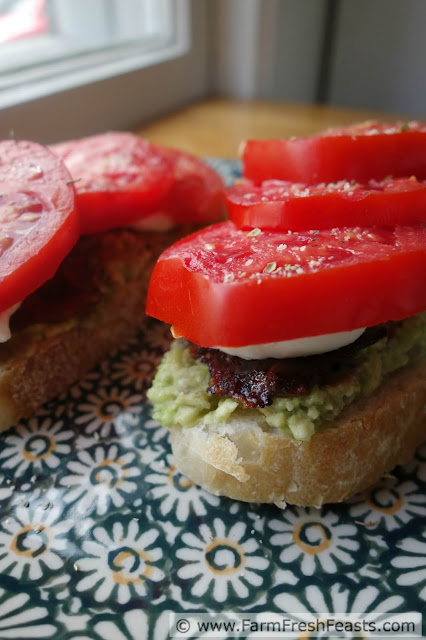 http://www.farmfreshfeasts.com/2015/08/tomato-sandwich-with-bacon-and-avocado.html