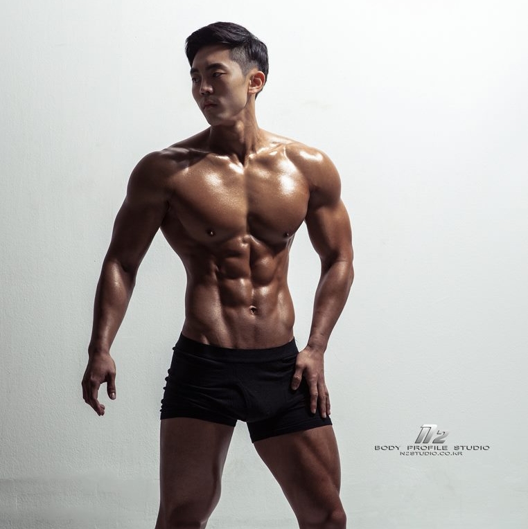 Dae%2BHwan%2BKim%2BKorean%2BFitness%2BModel%2BAsian%2BMuscle%2B4.jpg