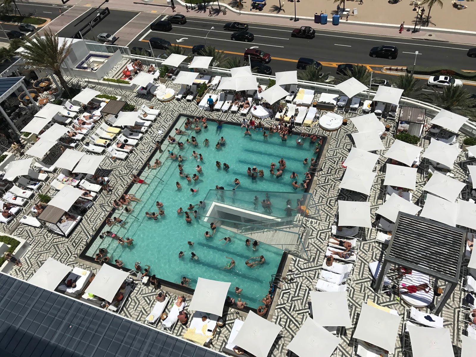 La Vida en Swinger Fort Lauderdale, Trapeze, un diario de viaje SW