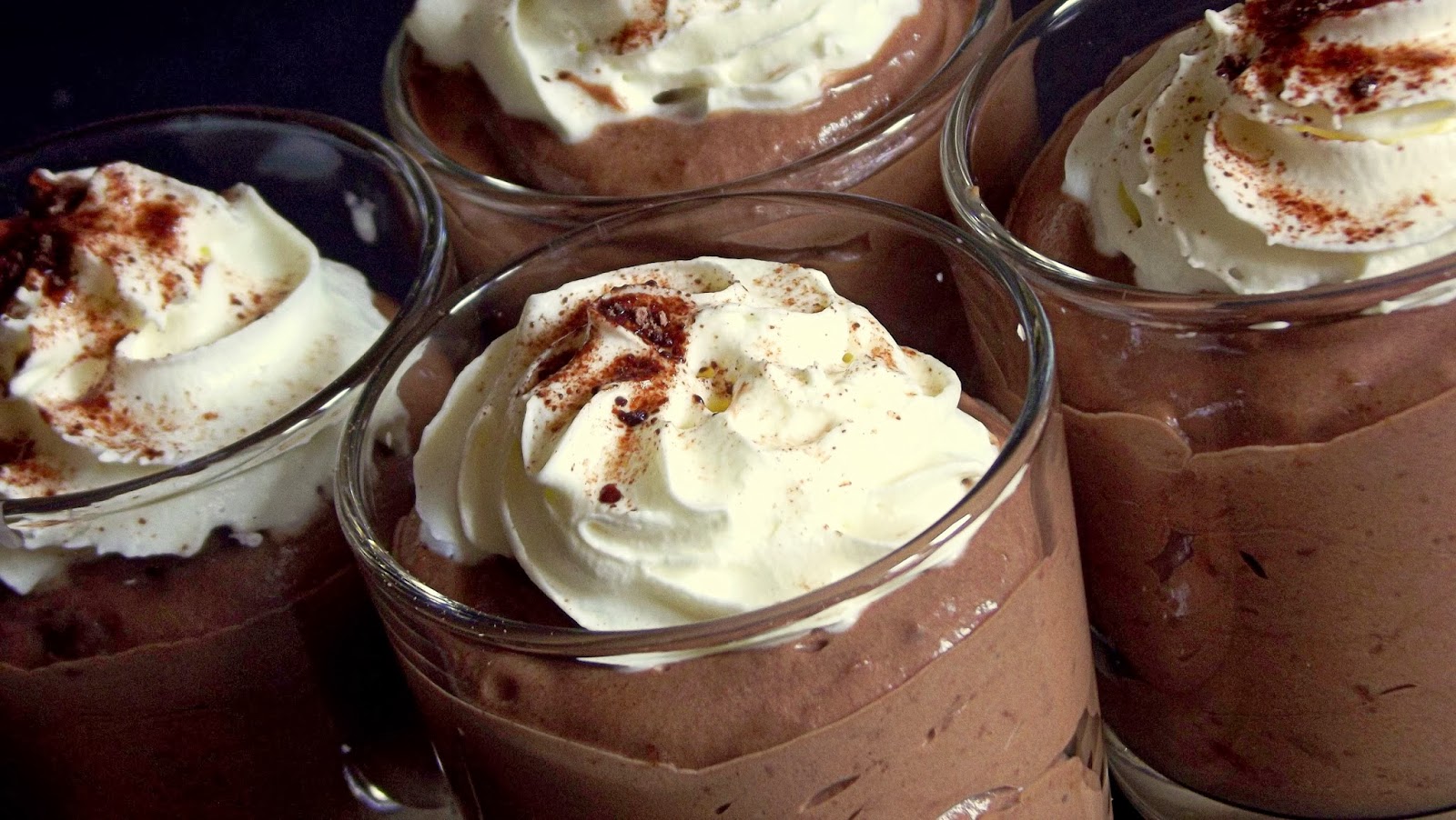 Mousse au Chocolat mit Sahne im Glas | Dessert im glas, Nutella ...