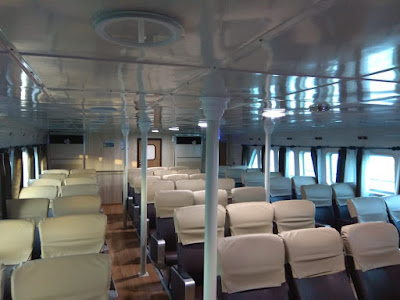 interior kapal express bahari semarang - karimunjawa