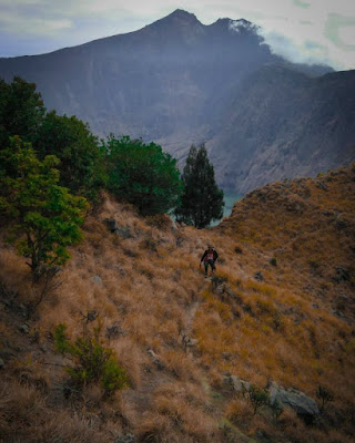 http://www.lomboksociety.com/2019/05/4-new-hiking-route-for-rinjani-starting.html
