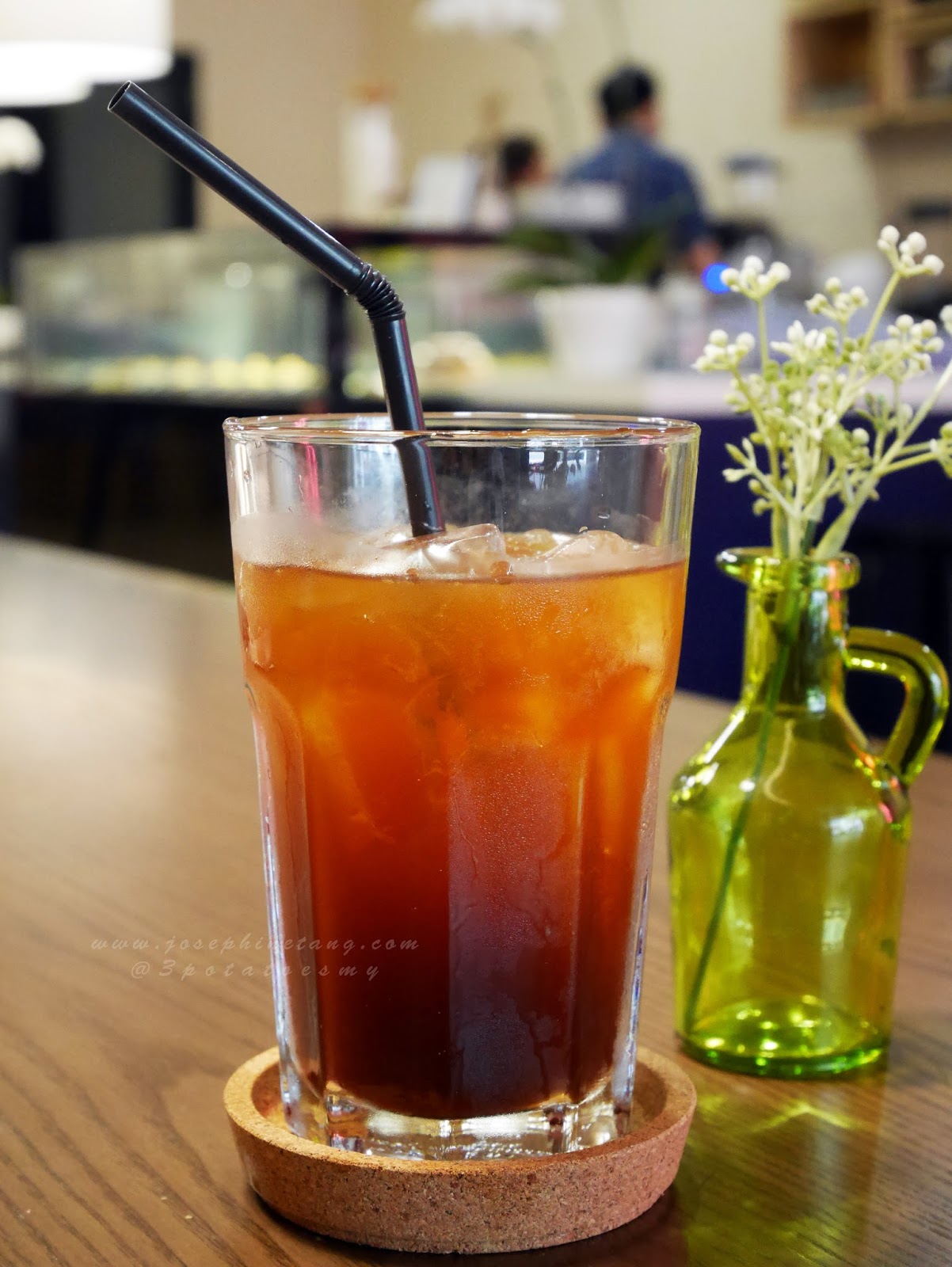 Dessert Bar by Stanley Choong Sri Petaling 超吸睛霓虹兔