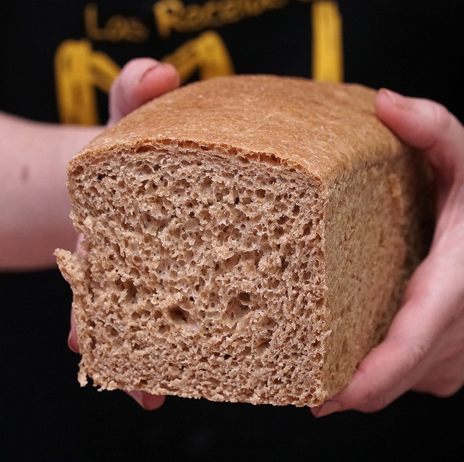 Se os seca el pan del molde?