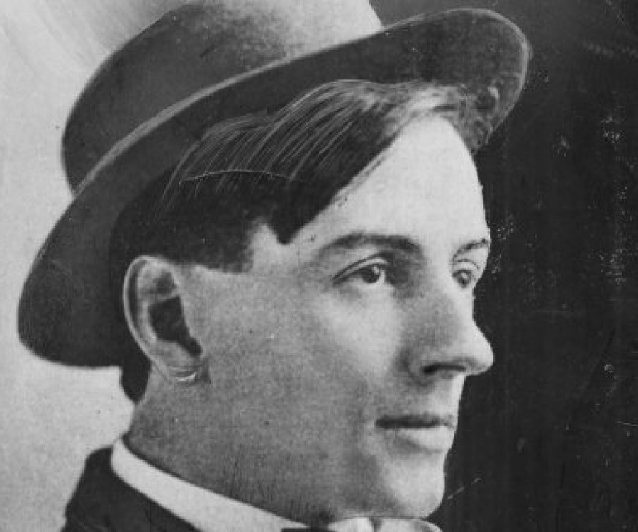 Tom Thomson Biography of famous artists