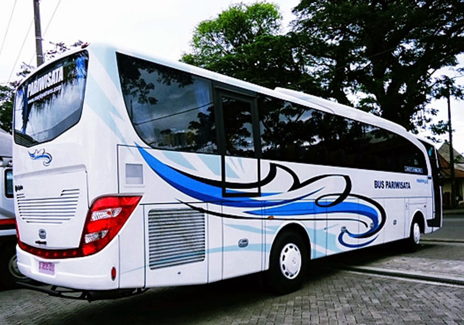 Menjelajahi Pesona Blitar: Panduan Lengkap Bus Pariwisata dan Destinasi Unggulan