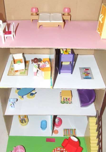 Les Mercredis de Julie: Maison des Playmobils en carton