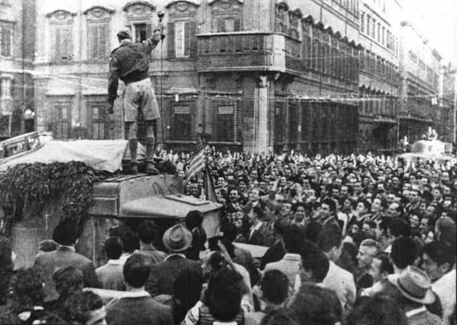 FOTO DALLA FESTA DELLA LIBERAZIONE DEL 25 APRILE 1945 I COMITATI DI LIBERAZIONE PARTIGIANA