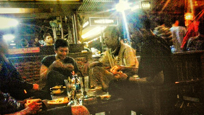 Suasana semakin malam semakin ramai Menunggu Waktu Sahur di Han's Kopi Semarang !