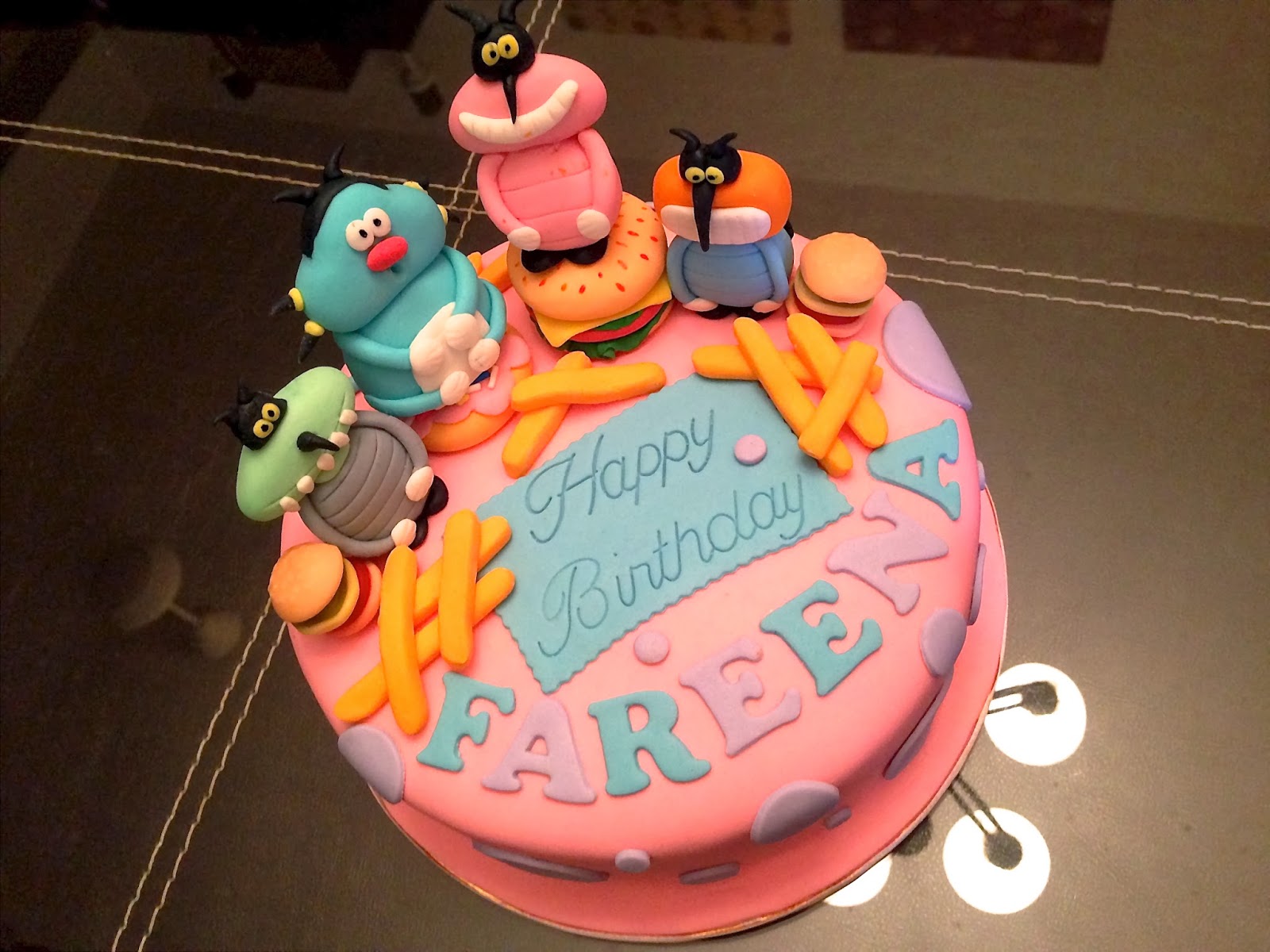 signature cupcakes: Cartoon Character Birthday Cake
