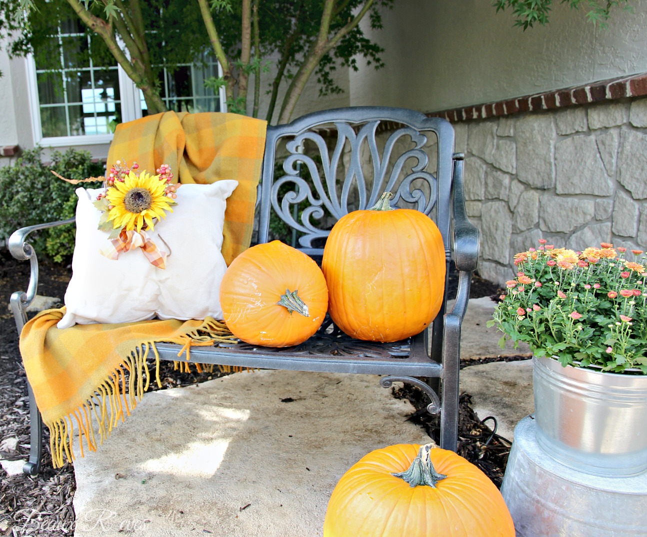 Beaux R'eves: Fall on the Front Porch